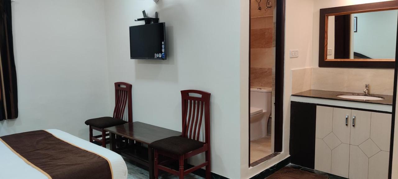 Rmc Travellers Inn チェンナイ エクステリア 写真