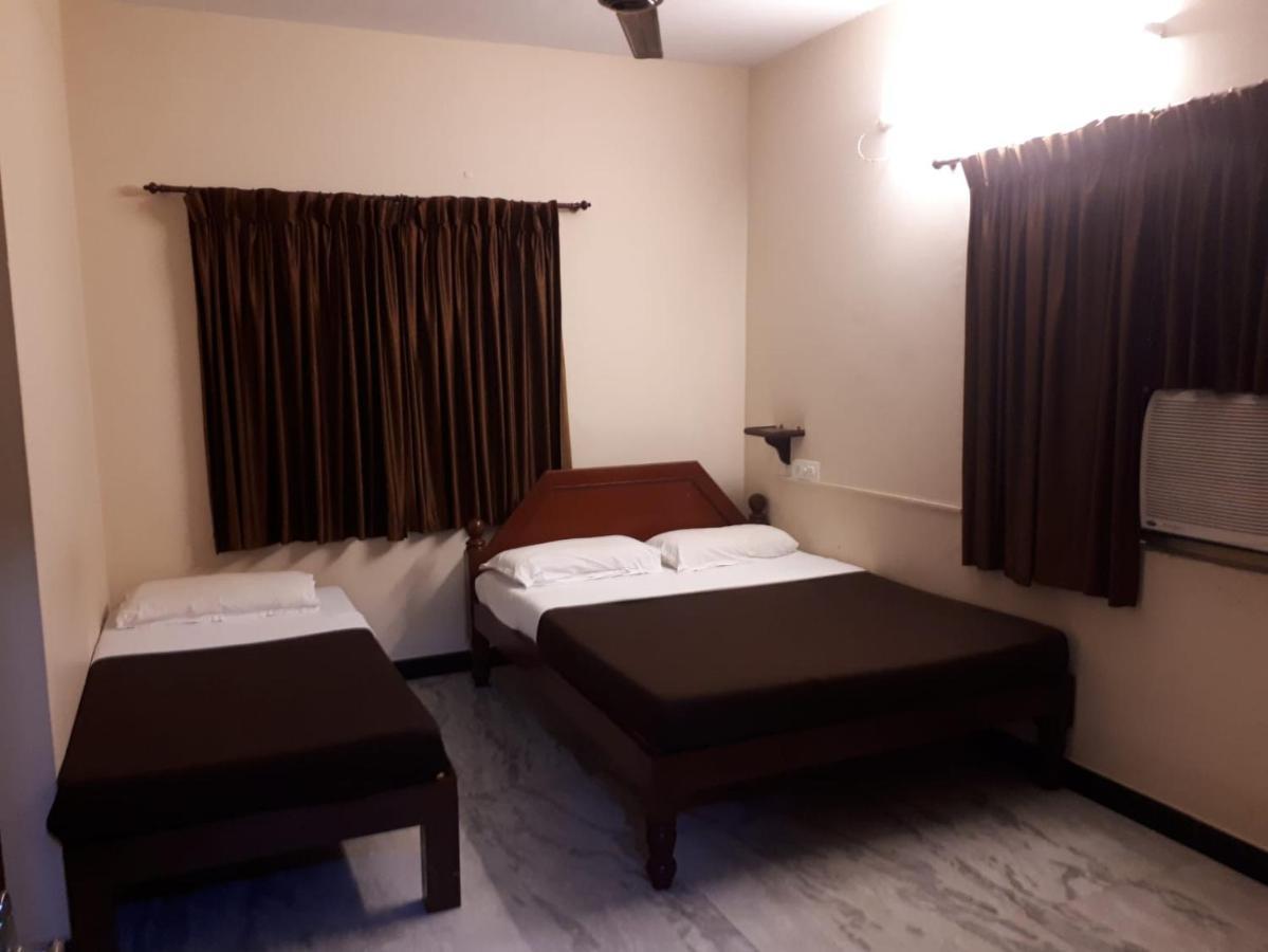 Rmc Travellers Inn チェンナイ エクステリア 写真