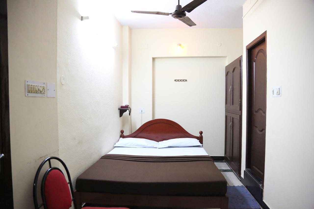 Rmc Travellers Inn チェンナイ エクステリア 写真